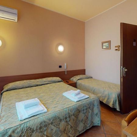 Hotel Residence Mirafiori 洛阿诺 外观 照片