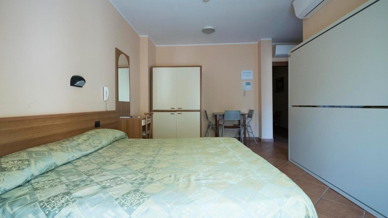 Hotel Residence Mirafiori 洛阿诺 外观 照片