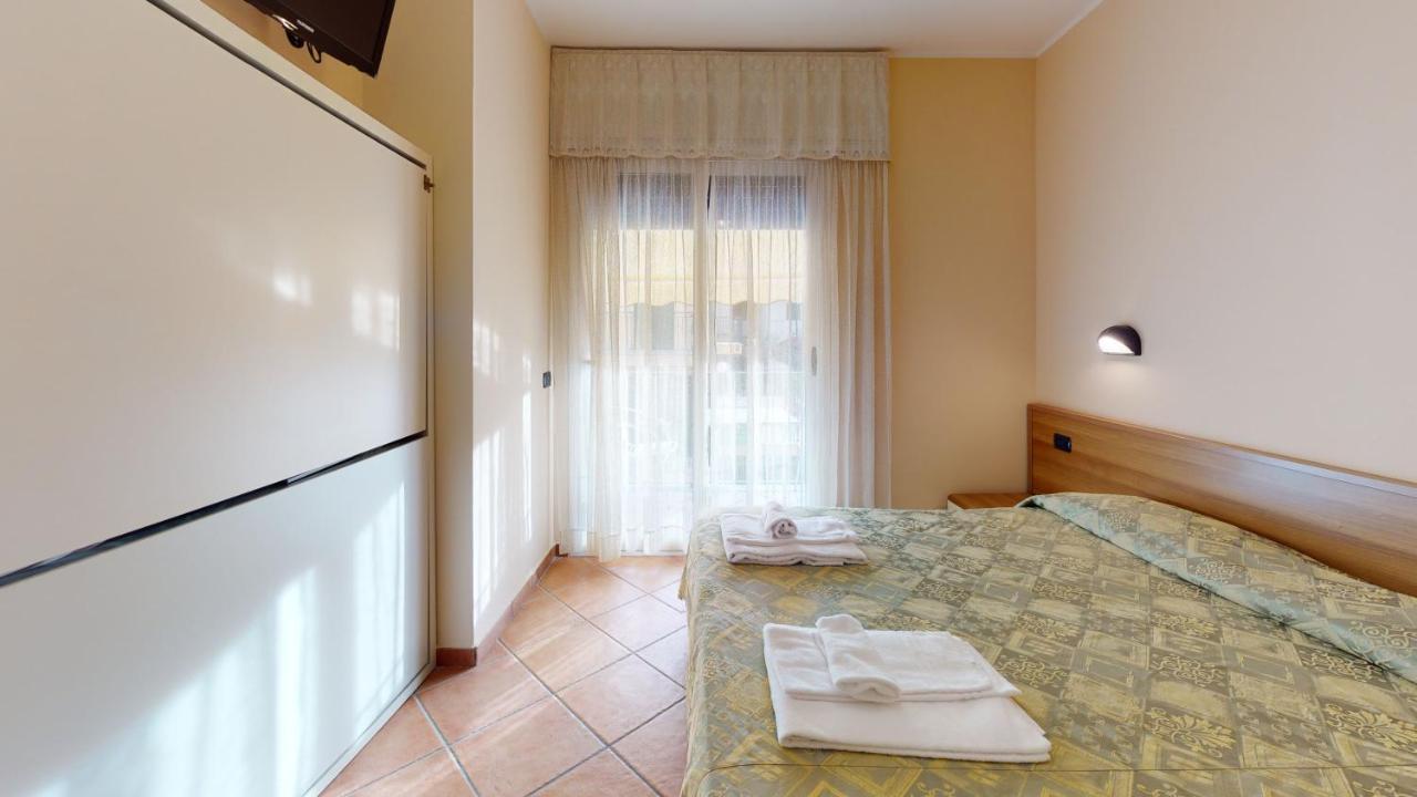 Hotel Residence Mirafiori 洛阿诺 外观 照片