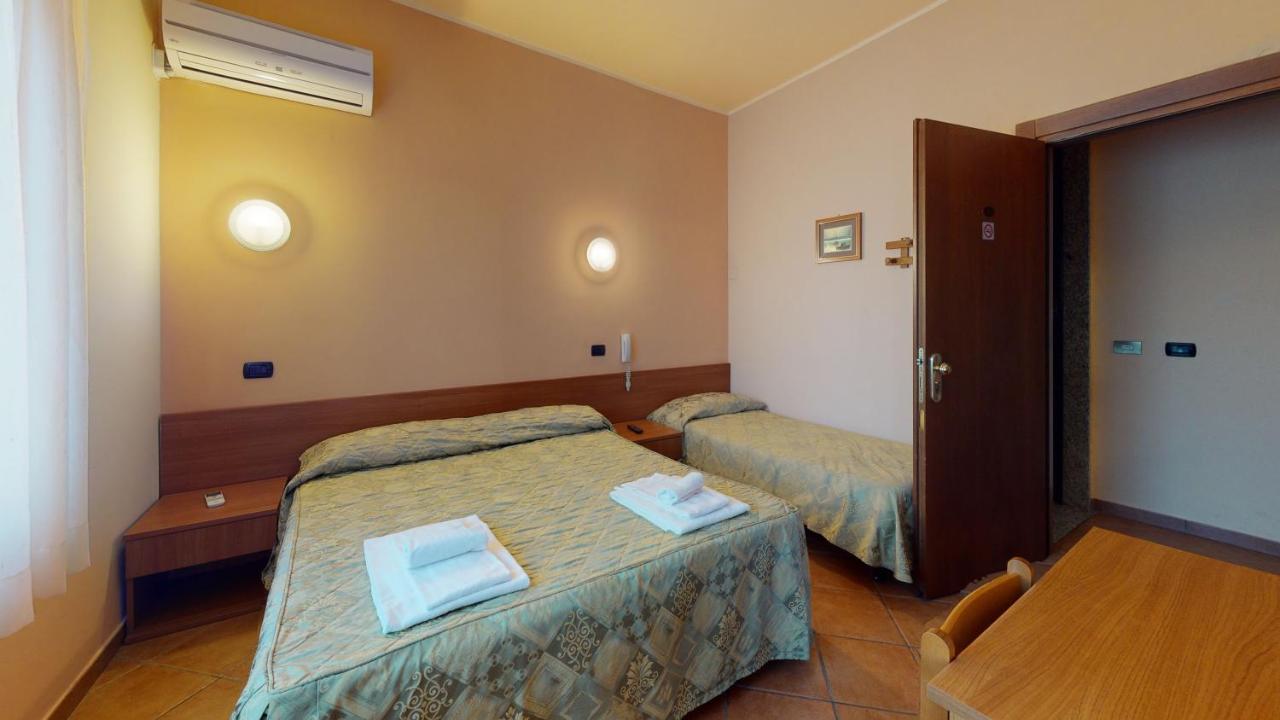 Hotel Residence Mirafiori 洛阿诺 外观 照片