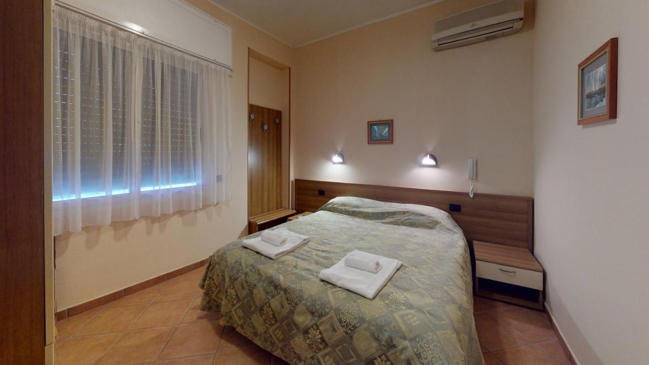 Hotel Residence Mirafiori 洛阿诺 外观 照片