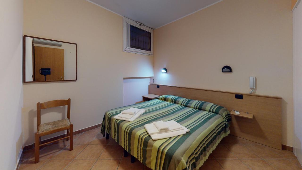 Hotel Residence Mirafiori 洛阿诺 外观 照片