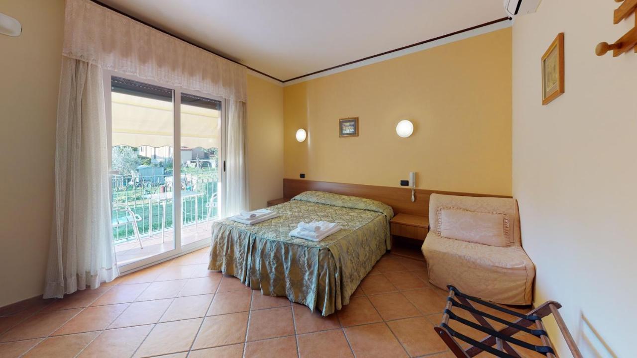 Hotel Residence Mirafiori 洛阿诺 外观 照片