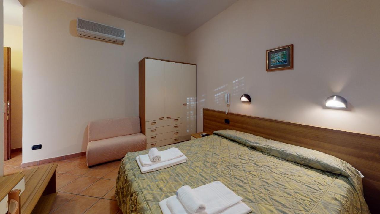Hotel Residence Mirafiori 洛阿诺 外观 照片