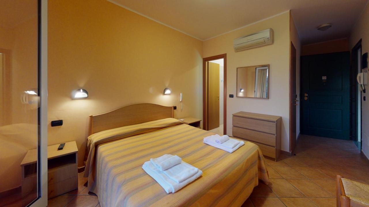 Hotel Residence Mirafiori 洛阿诺 外观 照片