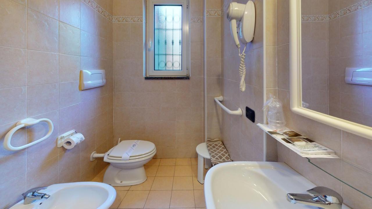 Hotel Residence Mirafiori 洛阿诺 外观 照片